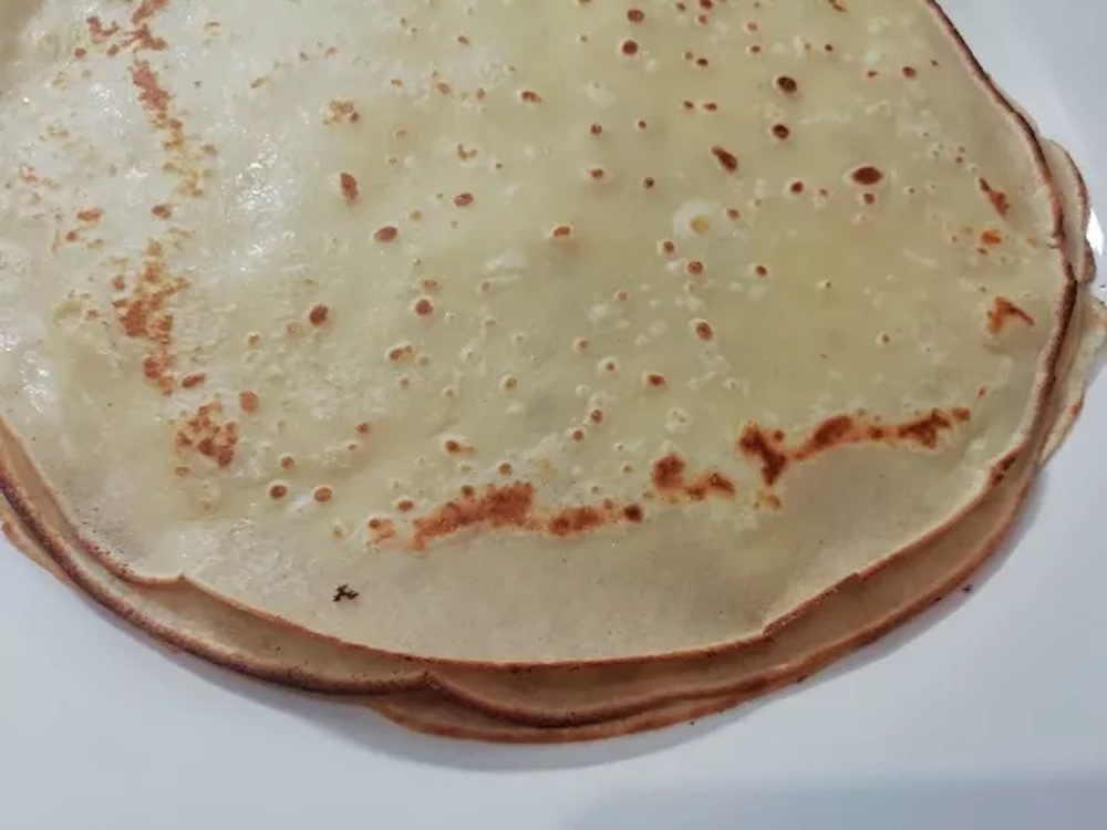 Palacinky pečieme z oboch strán. Foto - Nela